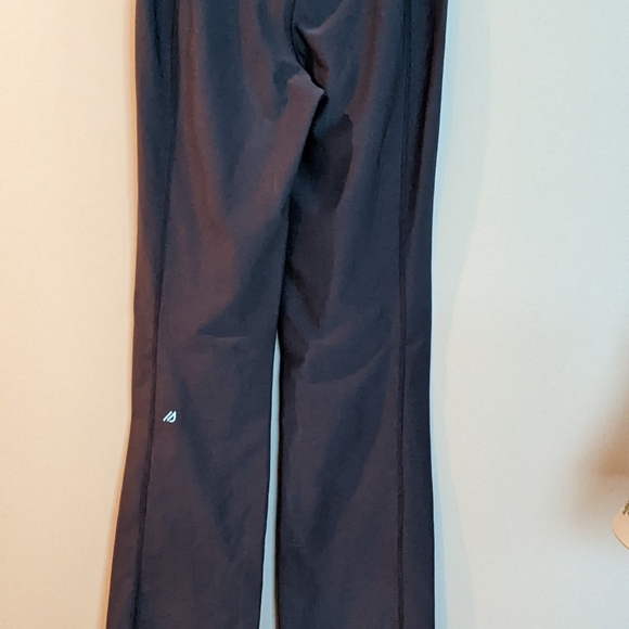 Eddie Bauer Ascent Yoga flares, charcoal, Sz S, Inseam 32.5 - Picture 4 of 4